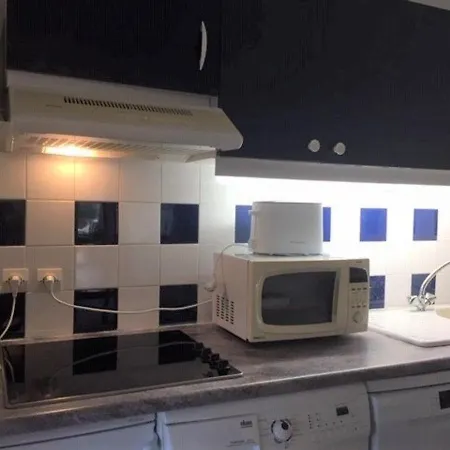 Pavillon Lumineux 3 Pieces Avec Piscine - 6 Couchages, Proche Et Commerces, Parking Prive - Fr-1-229-818 * Gruissan